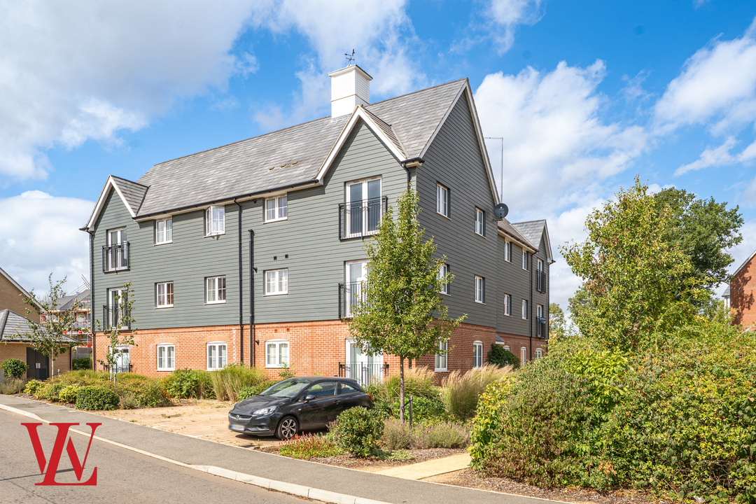 2 bed apartment for sale in Burton Court, Kiffin Road, Bishop's Stortford  - Property Image 1