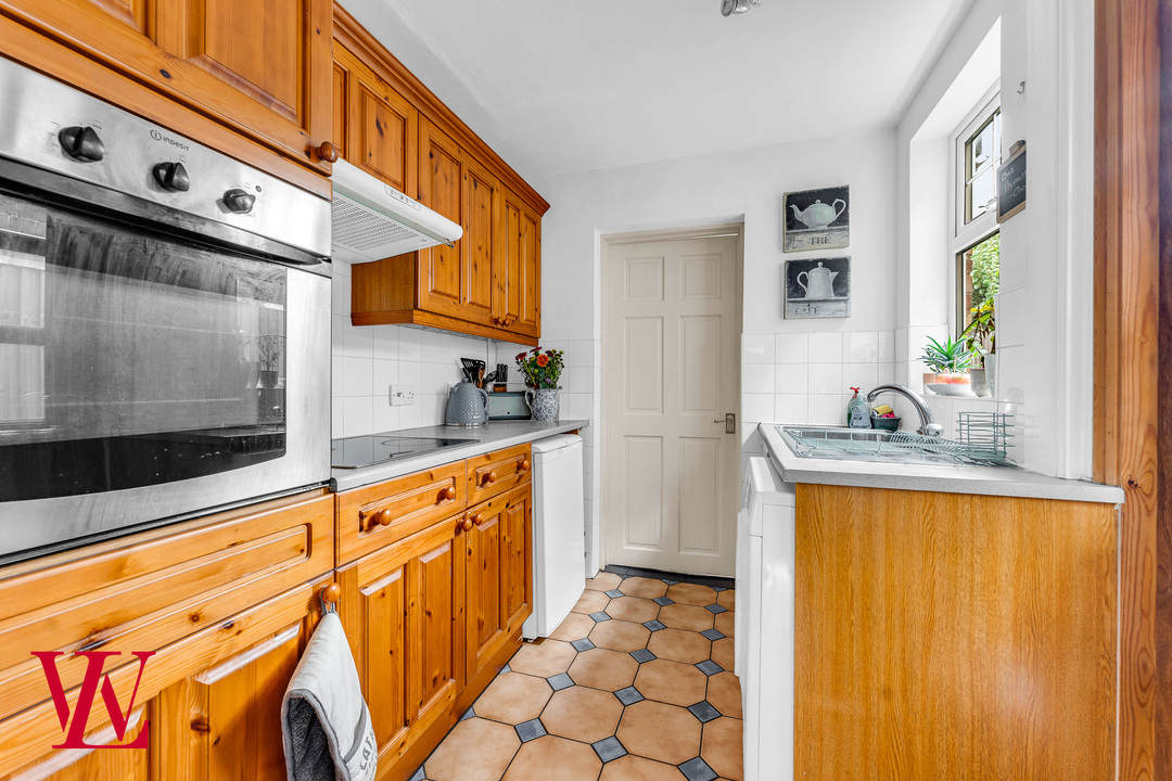 3 bed terraced house for sale in Mill Street, Bishop's Stortford, Hertfordshire  - Property Image 8