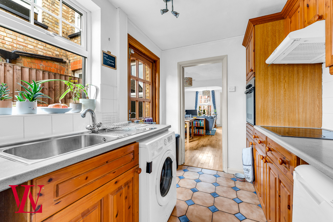3 bed terraced house for sale in Mill Street, Bishop's Stortford, Hertfordshire  - Property Image 9