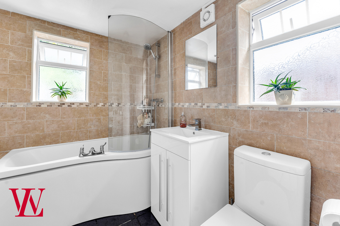 3 bed terraced house for sale in Mill Street, Bishop's Stortford, Hertfordshire 6