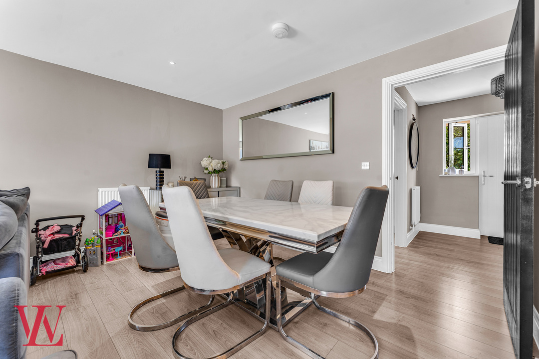 3 bed semi-detached house for sale in Carlton Way, Bishop's Stortford, Hertfordshire 4