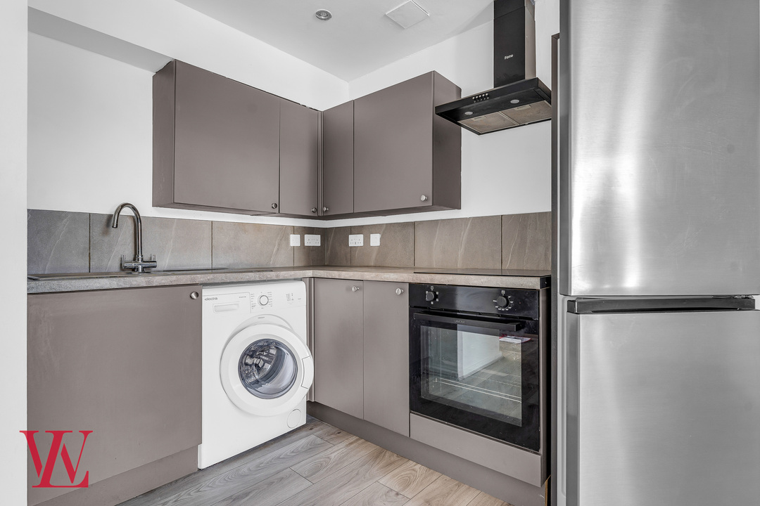 1 bed apartment for sale in Bakers Court, Hockerill Street, Bishop's Stortford, Hertfordshire 2