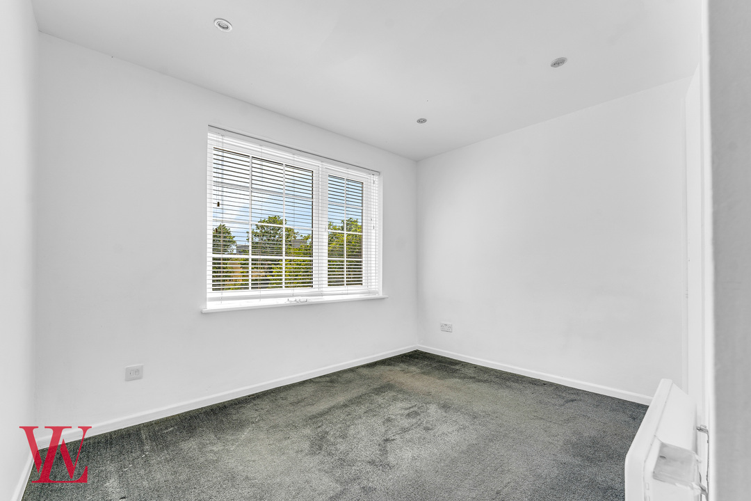 1 bed apartment for sale in Bakers Court, Hockerill Street, Bishop's Stortford, Hertfordshire 4