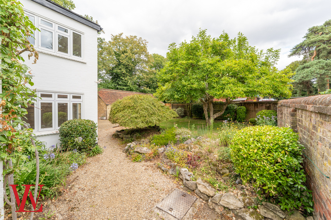 4 bed detached house to rent in Stansted Road, Bishop's Stortford, Hertfordshire  - Property Image 23