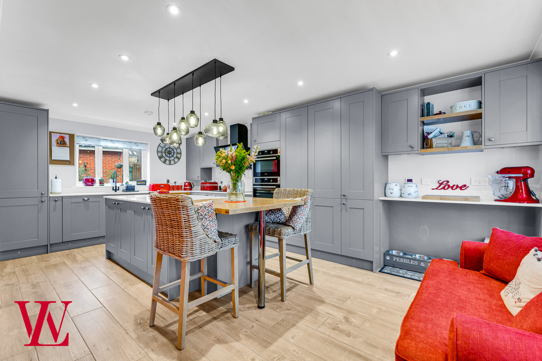 5 bed detached house for sale in Burgattes Road, Little Canfield, Dunmow, Essex 1