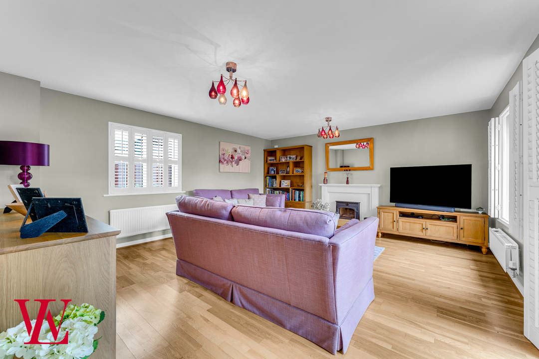 5 bed detached house for sale in Burgattes Road, Little Canfield, Dunmow, Essex 8