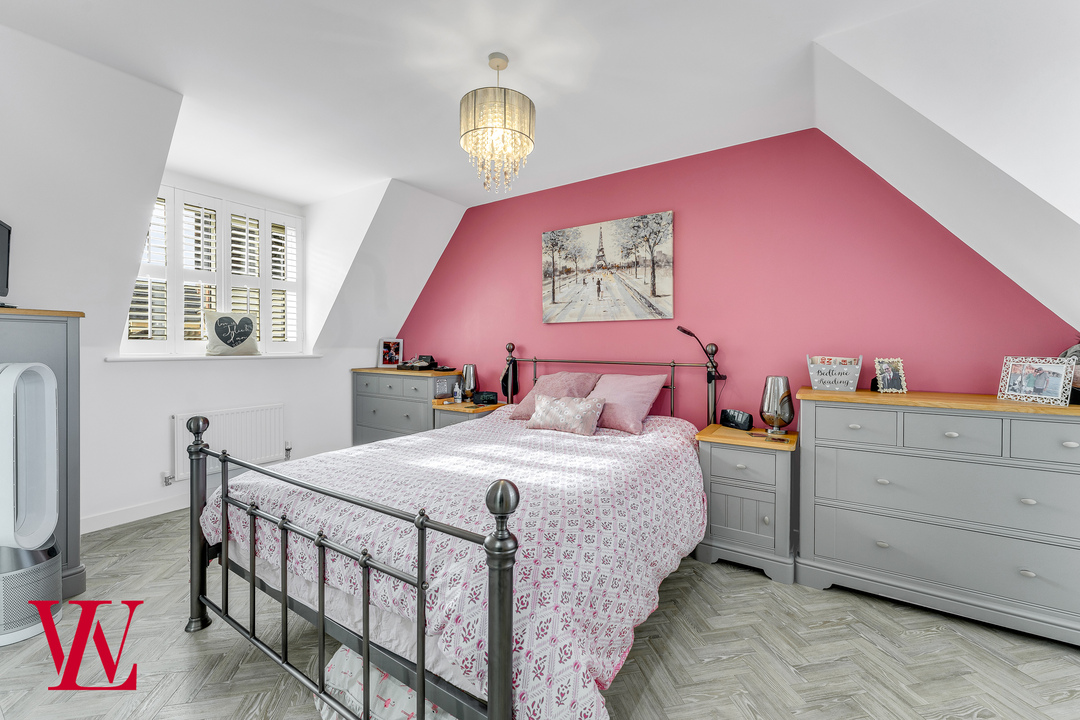 5 bed detached house for sale in Burgattes Road, Little Canfield, Dunmow, Essex  - Property Image 16