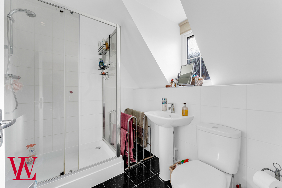 5 bed detached house for sale in Burgattes Road, Little Canfield, Dunmow, Essex  - Property Image 17