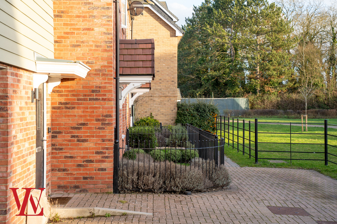 2 bed for sale in Hensman Close, Bishop's Stortford, Hertfordshire 11