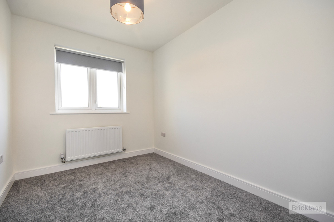 4 bed detached house to rent in Little Clobbs Mead, Little Dunmow, Dunmow, Essex  - Property Image 4