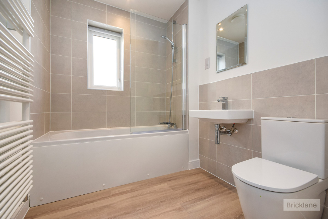 4 bed detached house to rent in Little Clobbs Mead, Little Dunmow, Dunmow, Essex  - Property Image 9