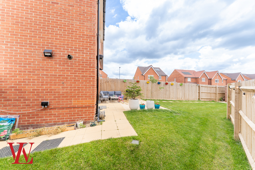 3 bed semi-detached house for sale in Bluebell Walk, Elsenham, Bishop's Stortford, Essex  - Property Image 14