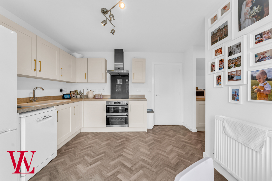 3 bed semi-detached house for sale in Bluebell Walk, Elsenham, Bishop's Stortford, Essex 5