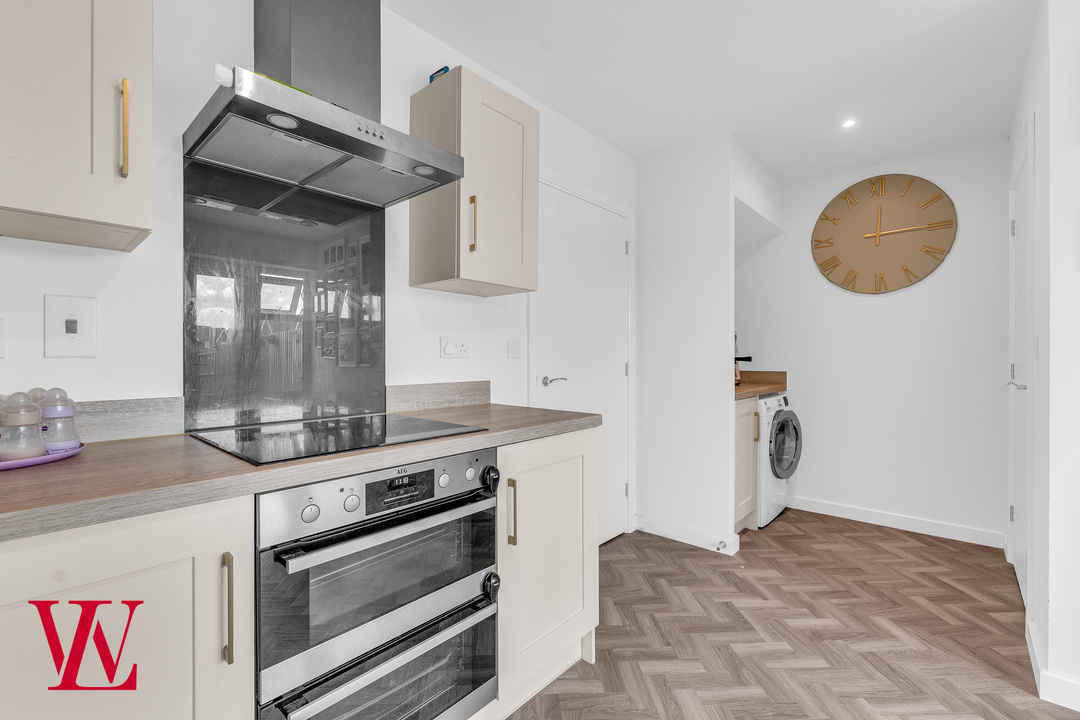 3 bed semi-detached house for sale in Bluebell Walk, Elsenham, Bishop's Stortford, Essex 6