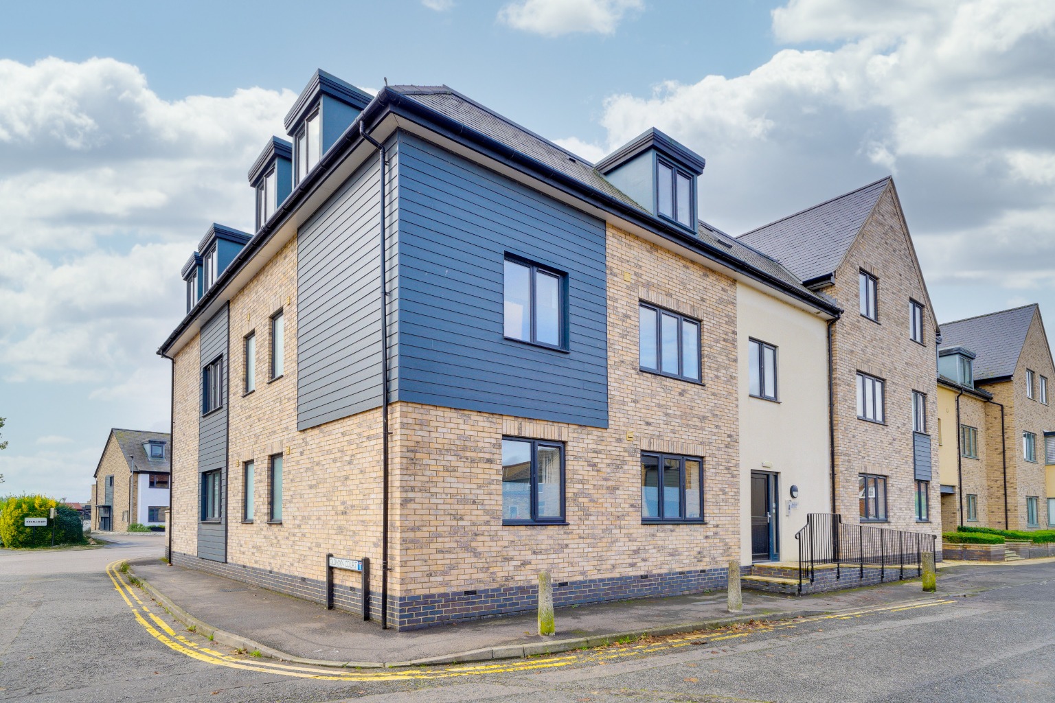 2 bed flat for sale in New Road, St. Ives, Cambridgeshire, PE27 (ref