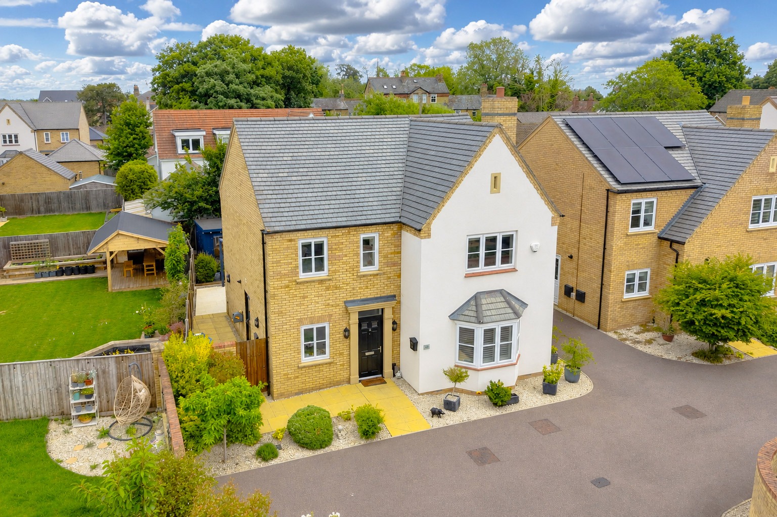 4 Bed Detached House For Sale In Fenstanton, Huntingdon, Cambridgeshire, PE28
