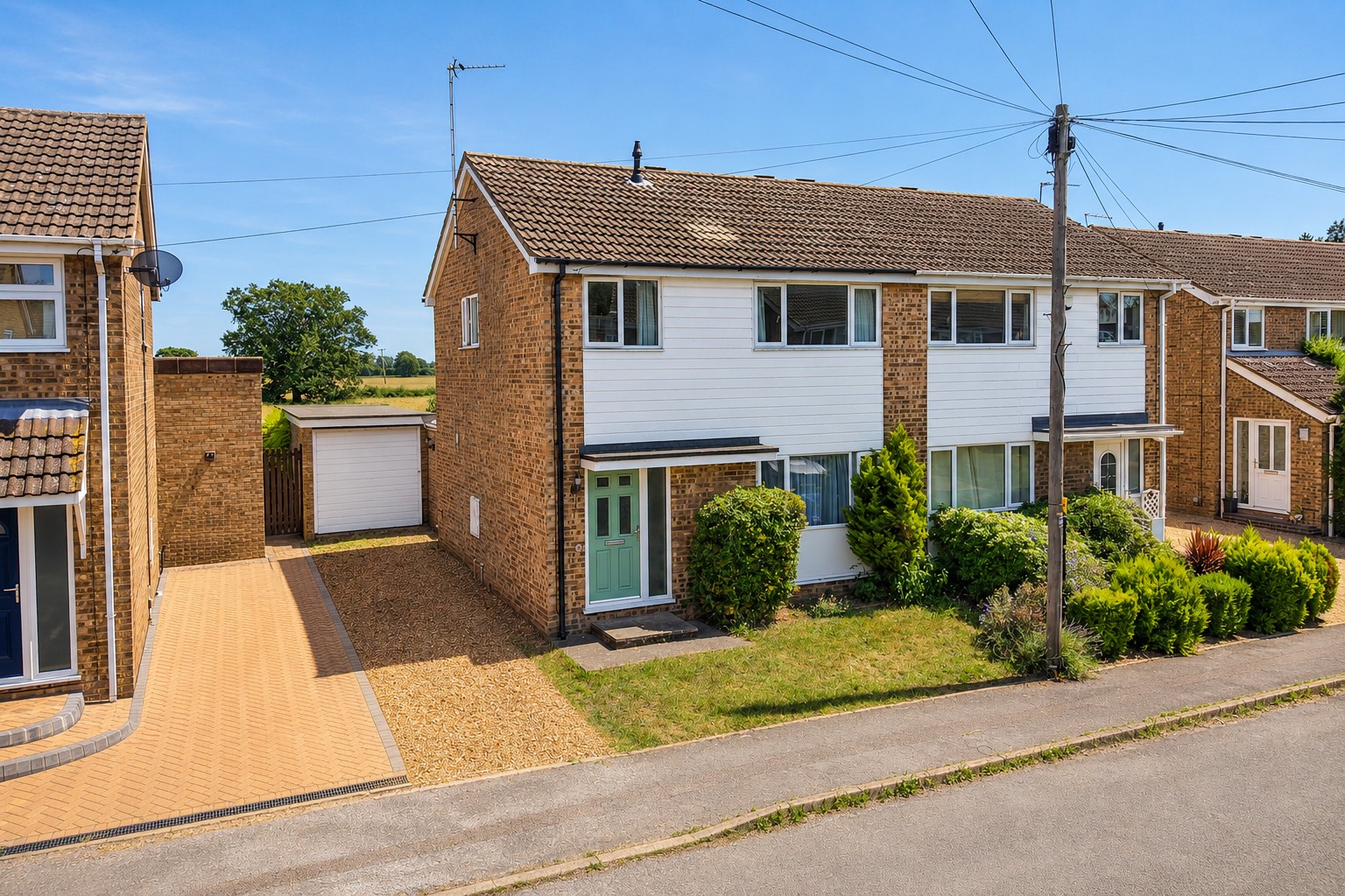 3 Bed Semi-Detached House For Sale In Greenfields, St. Ives, Cambridgeshire, PE27