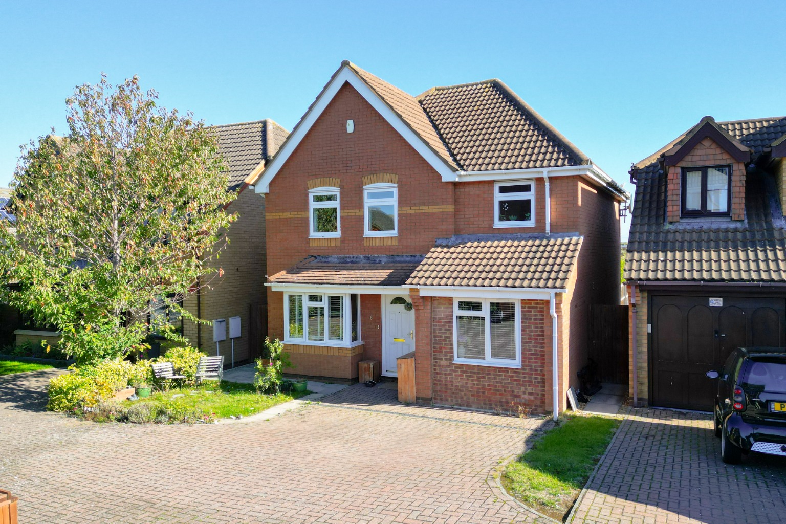 4 Bed Detached House For Sale In Thomas Way, Royston