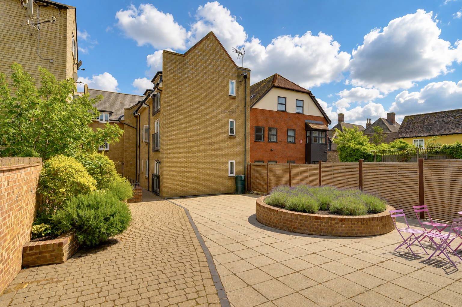 2 Bed Flat For Sale In Sillence Court, Upper King Street, Royston