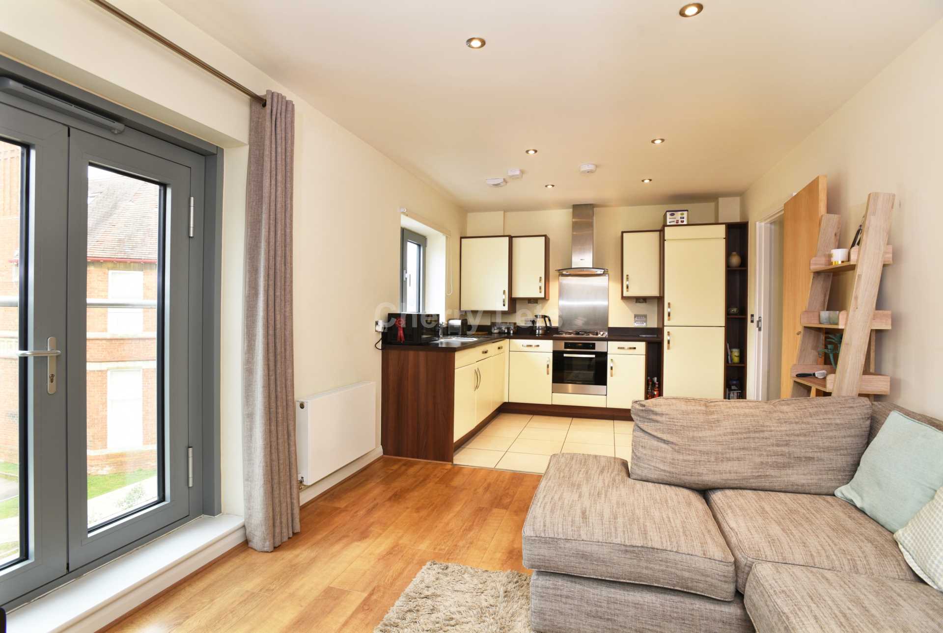 2 bed flat to rent in Hightown Gardens, Banbury, OX16 1