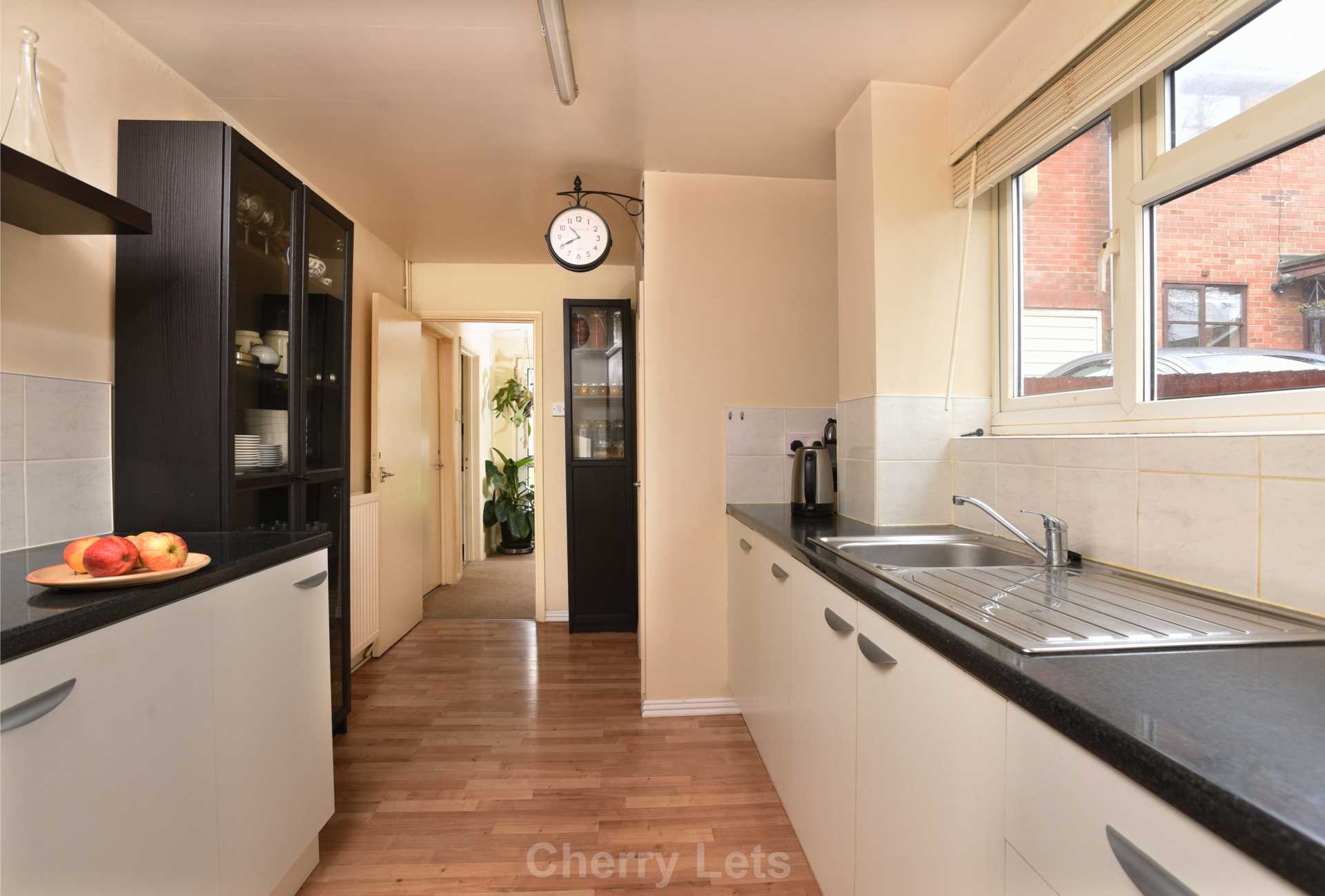 3 bed semi-detached house to rent in Mascord Close, Banbury, OX16 - Property Image 1