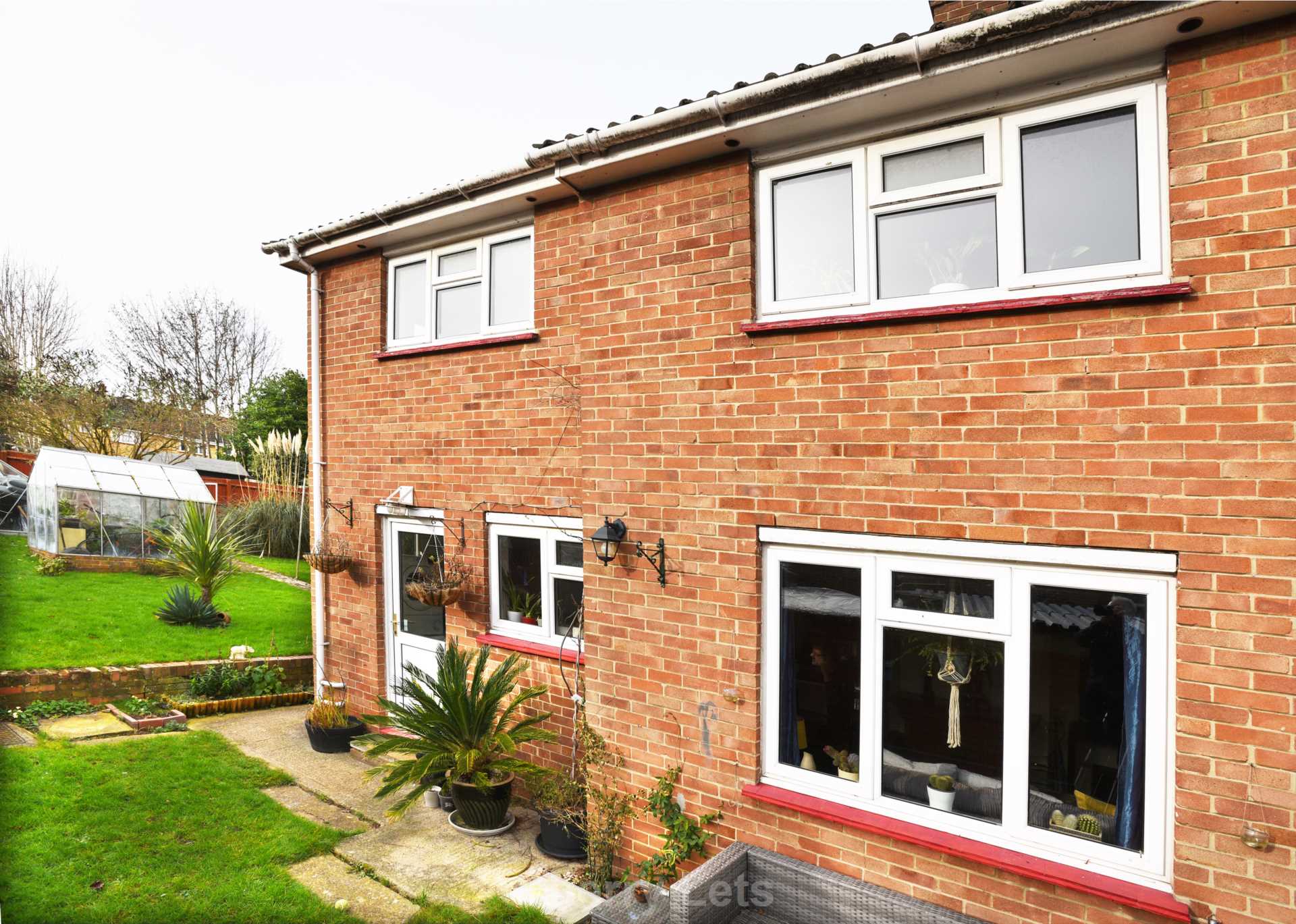 3 bed semi-detached house to rent in Mascord Close, Banbury, OX16  - Property Image 2