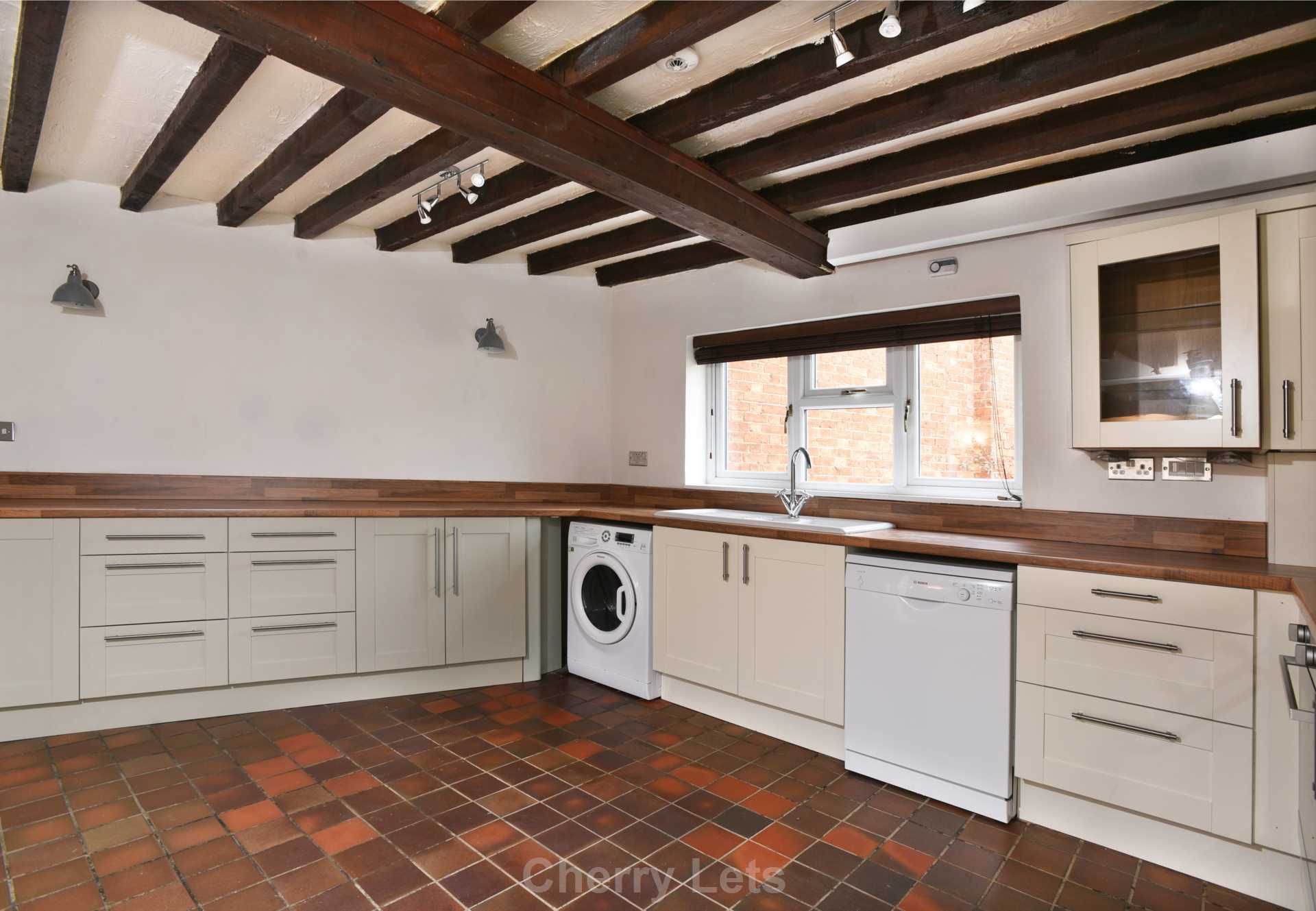 2 bed cottage to rent in Market Place, Deddington, OX15  - Property Image 3