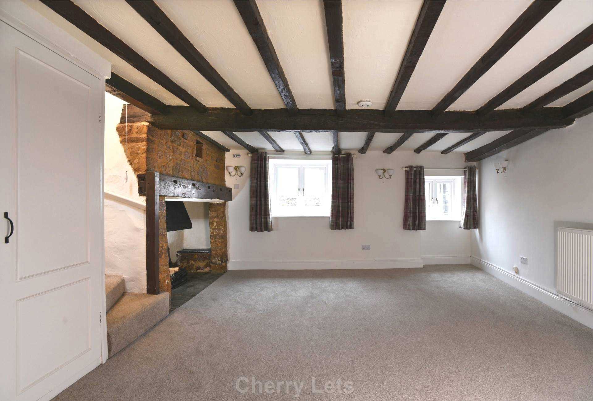 2 bed cottage to rent in Market Place, Deddington, OX15 4