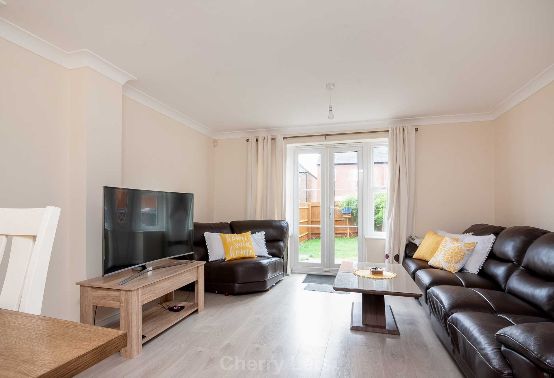3 bed town house to rent in Lapsley Drive, Hanwell Fields, Banbury, OX16  - Property Image 2
