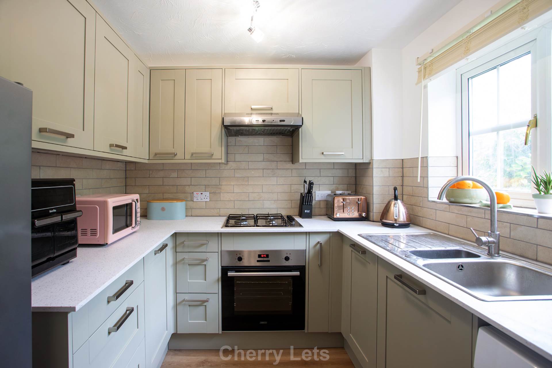 2 bed terraced house to rent in Campion Place, Bure Park, OX26  - Property Image 2