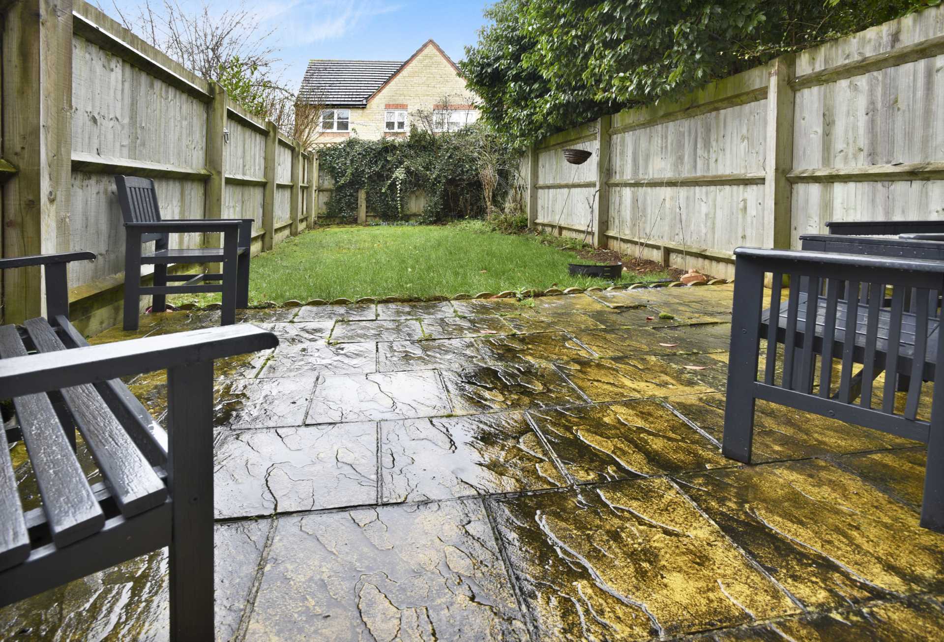 2 bed terraced house to rent in Campion Place, Bure Park, OX26 8