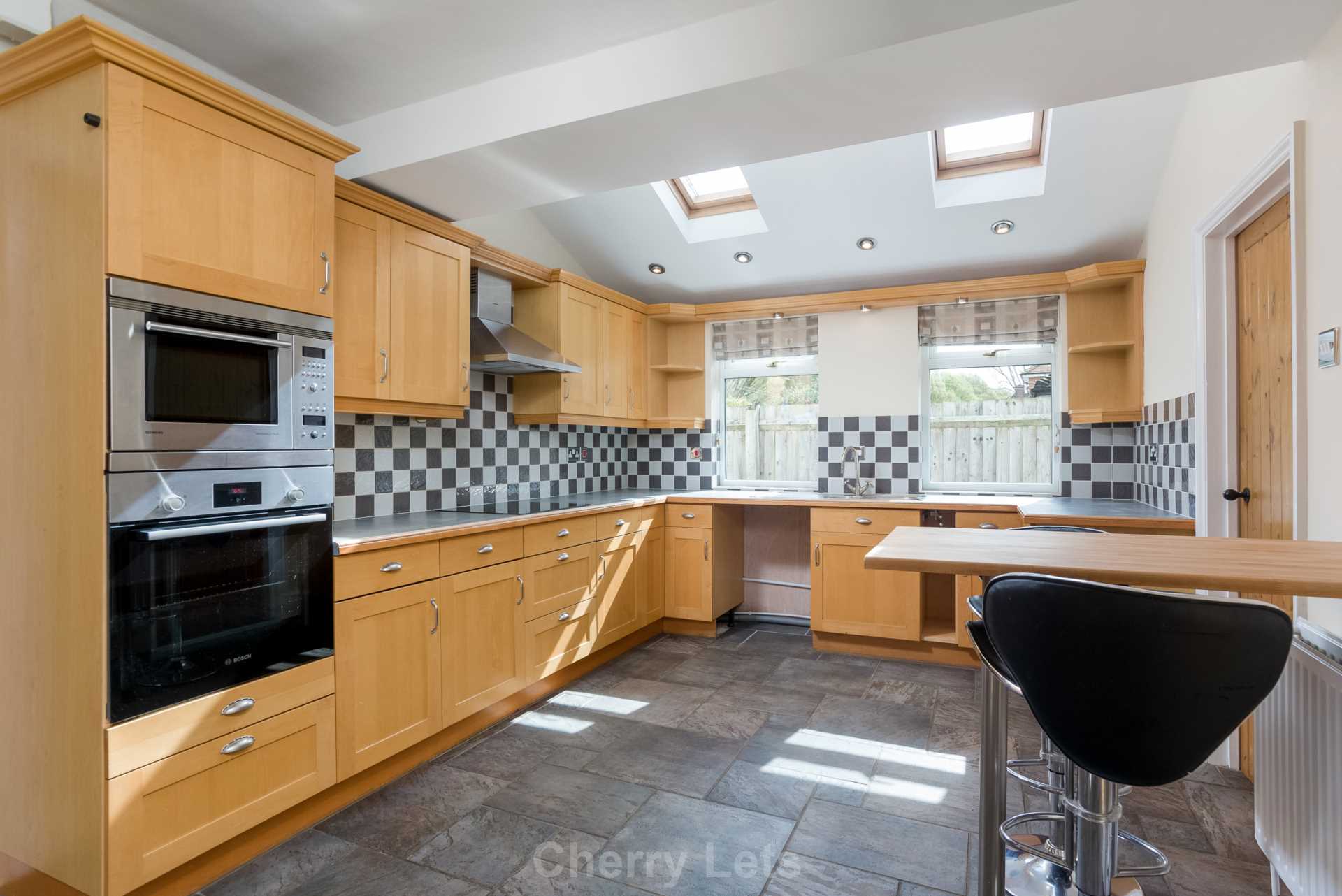 3 bed semi-detached house to rent in Oxford Road, Banbury, OX16  - Property Image 2