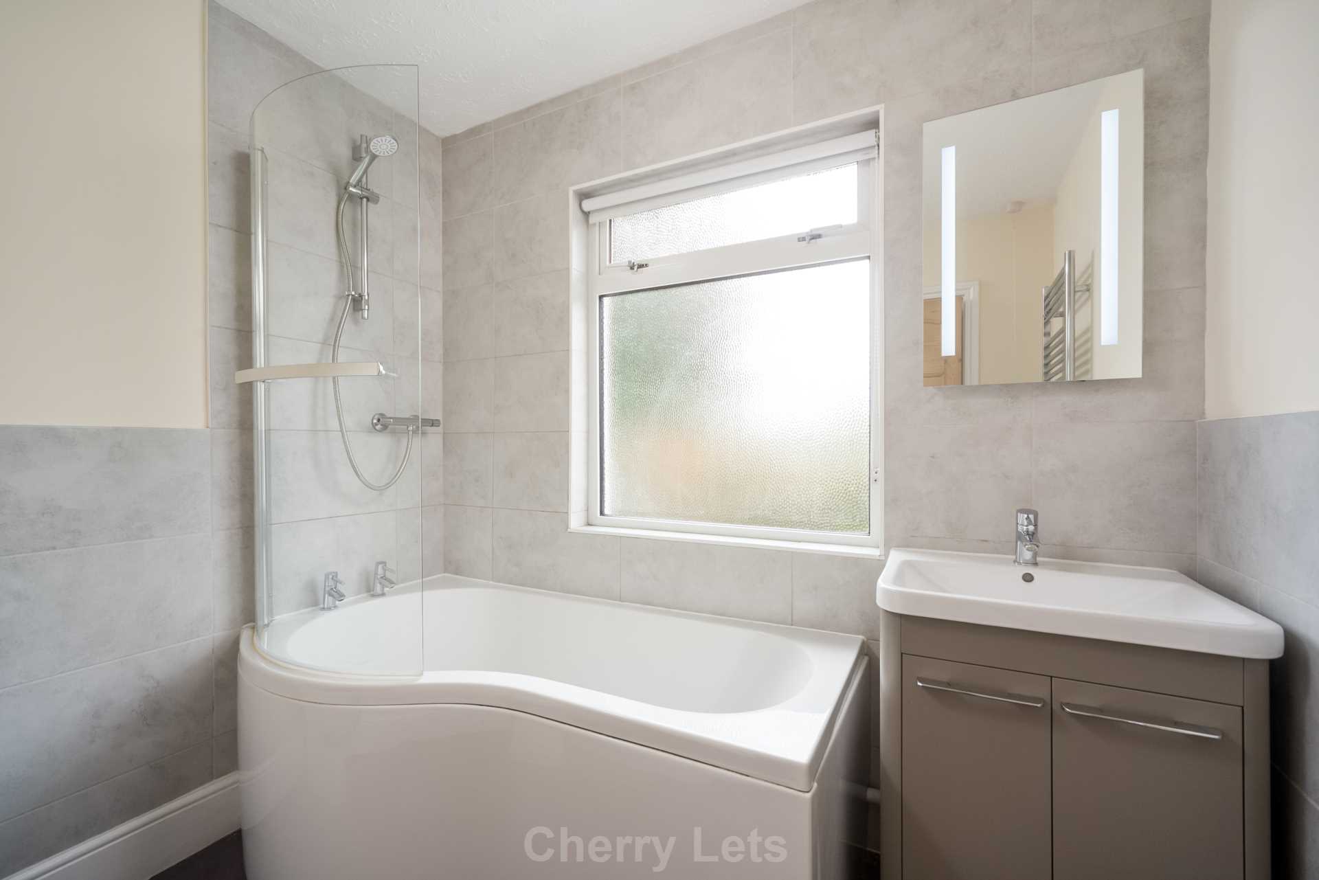 3 bed semi-detached house to rent in Oxford Road, Banbury, OX16 8