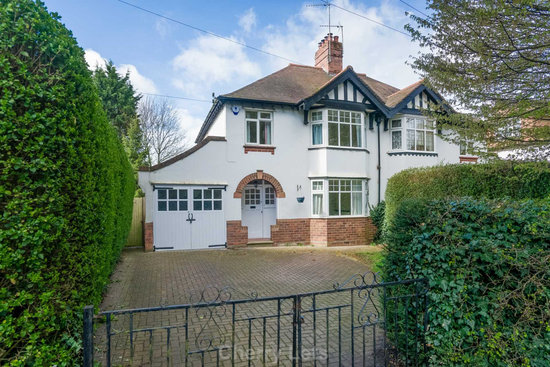 3 bed semi-detached house to rent in Oxford Road, Banbury, OX16 18