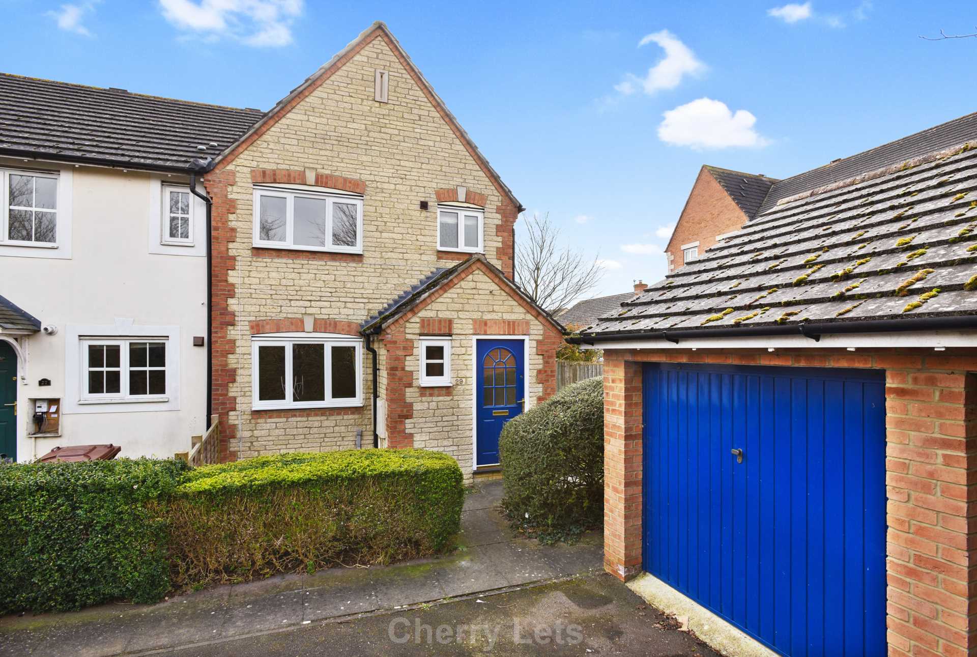 3 bed semi-detached house to rent in Campion Place, Bicester, OX26  - Property Image 1