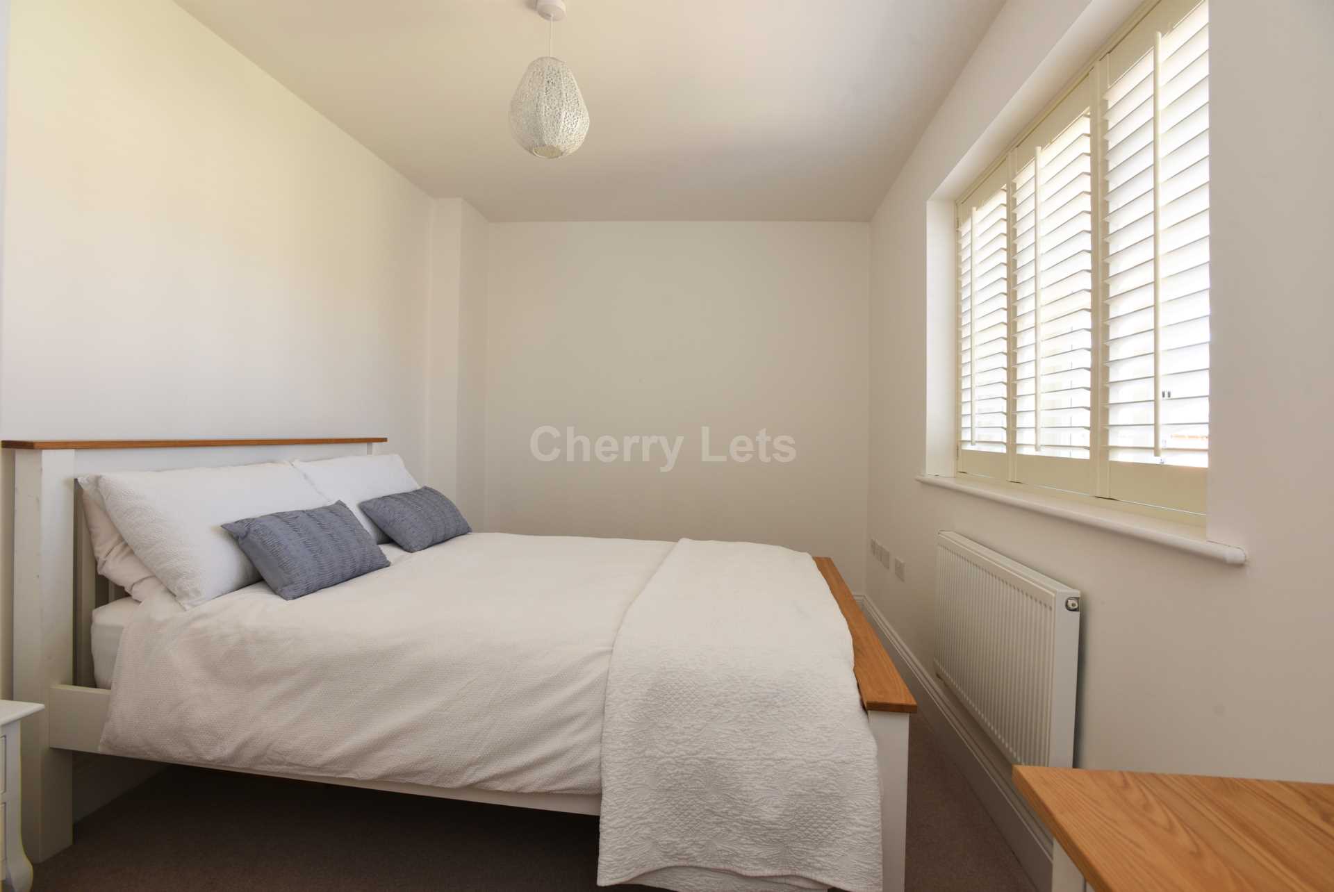 5 bed detached house to rent in Buckingham Close, Kings Sutton, OX17 9