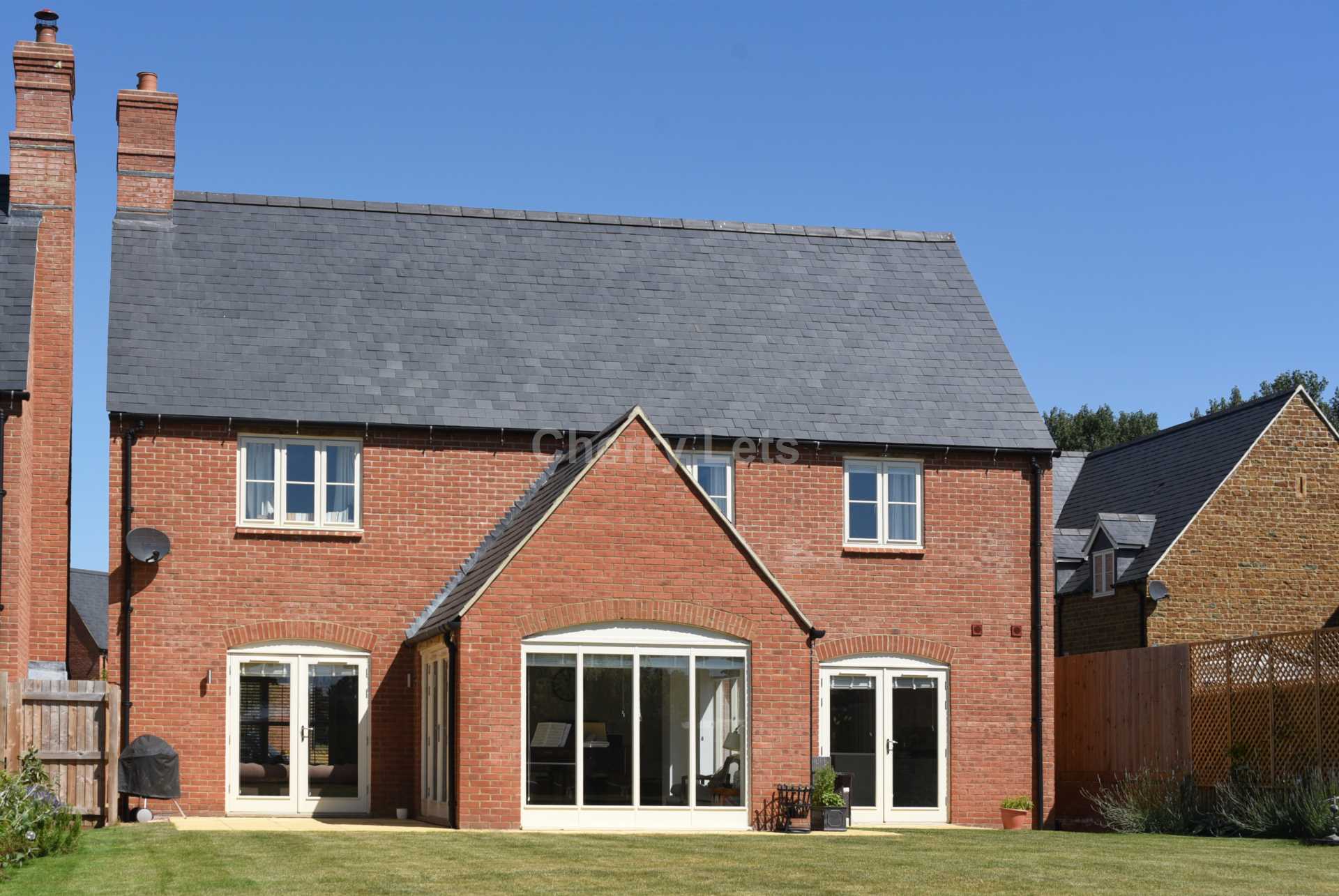 5 bed detached house to rent in Buckingham Close, Kings Sutton, OX17 14