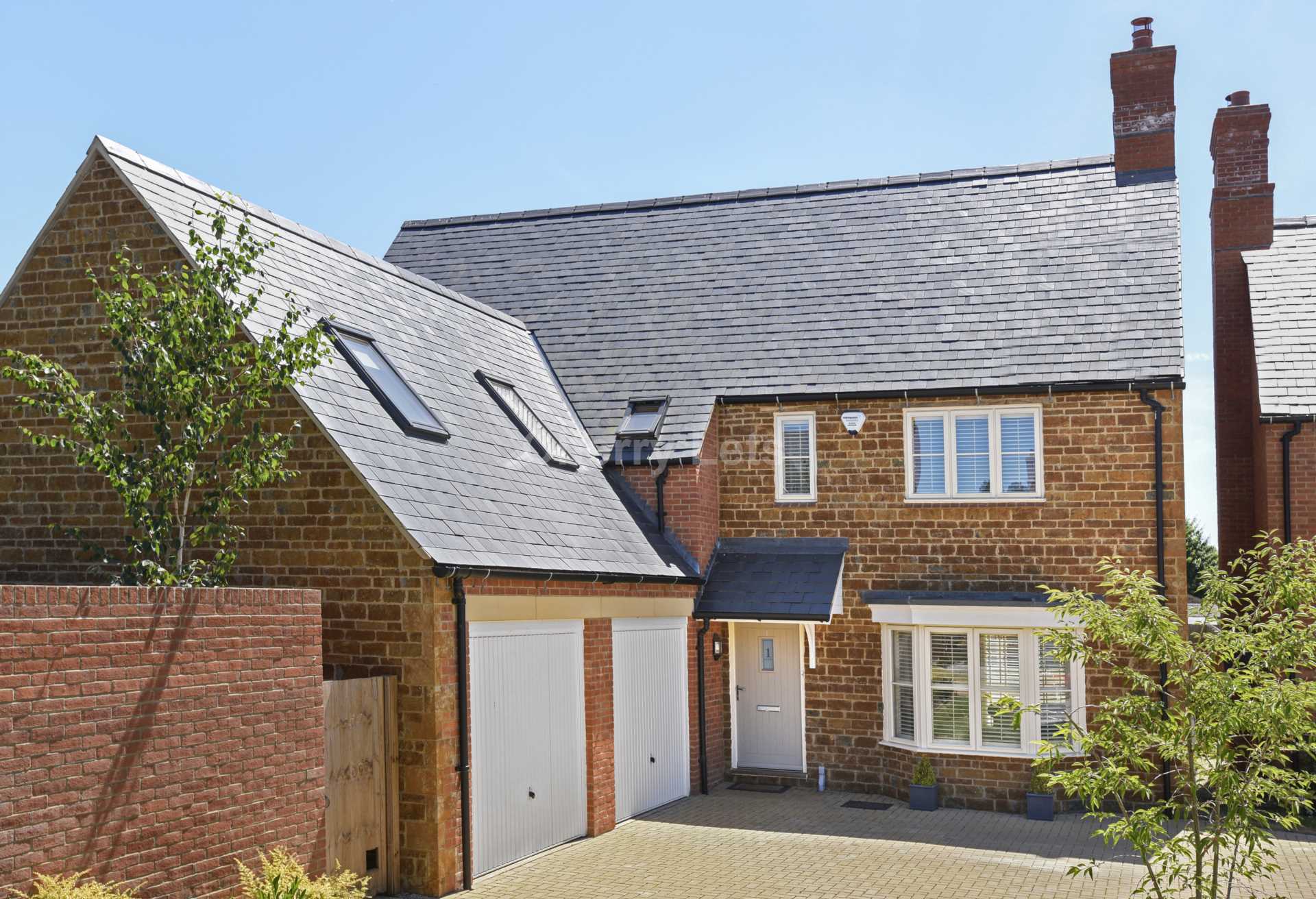 5 bed detached house to rent in Buckingham Close, Kings Sutton, OX17 15