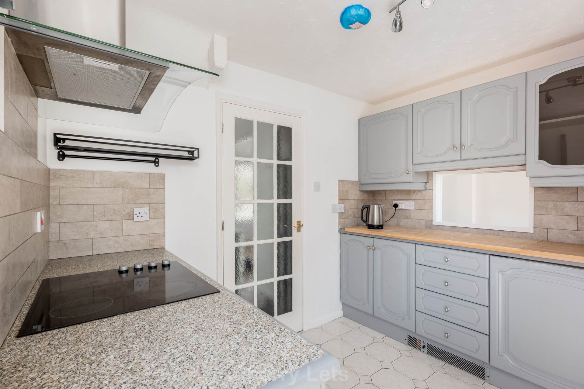 3 bed semi-detached house to rent in Colegrave Road, Bloxham 2