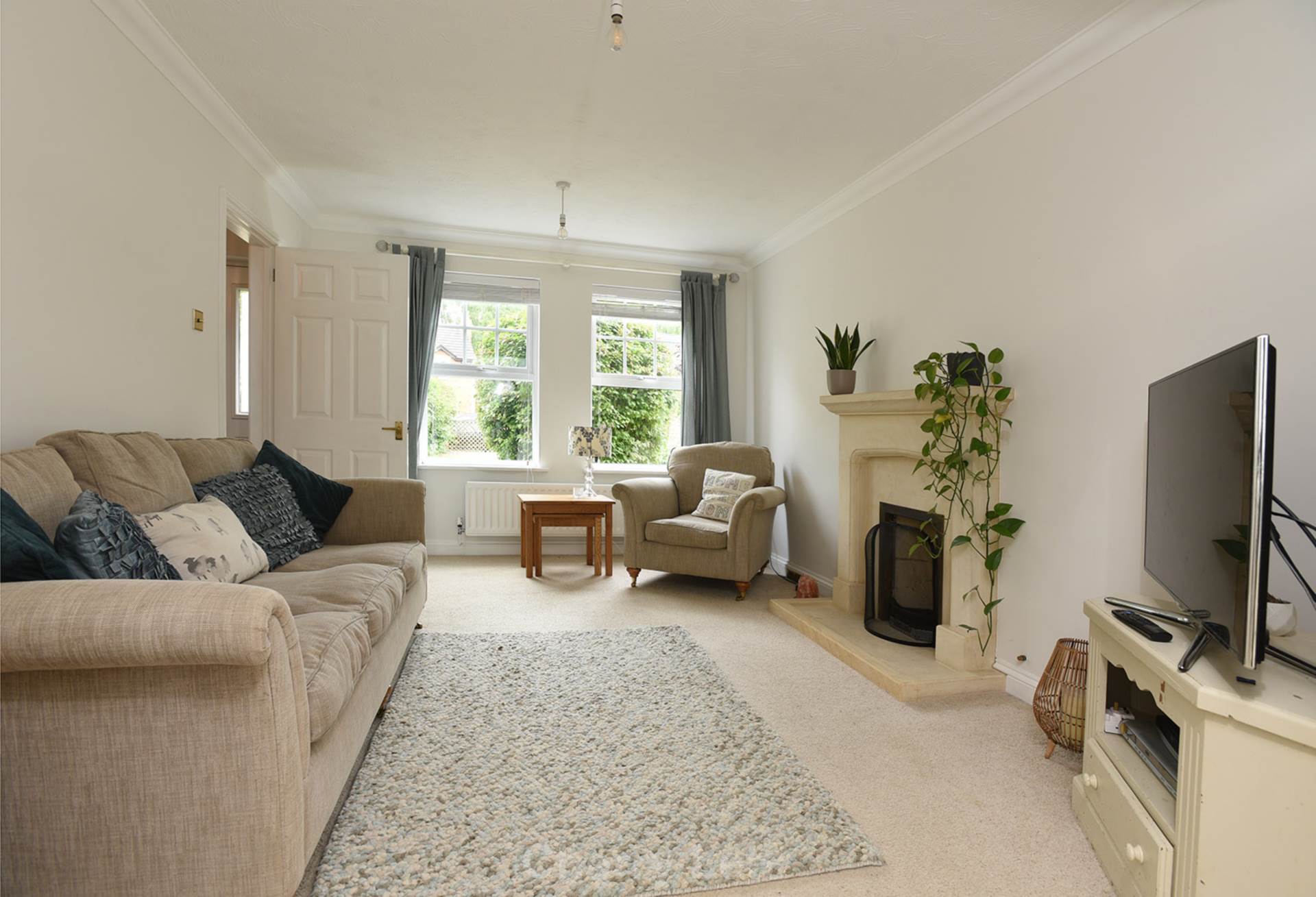 4 bed detached house to rent in Gaveston Gardens, Deddington, OX15 2