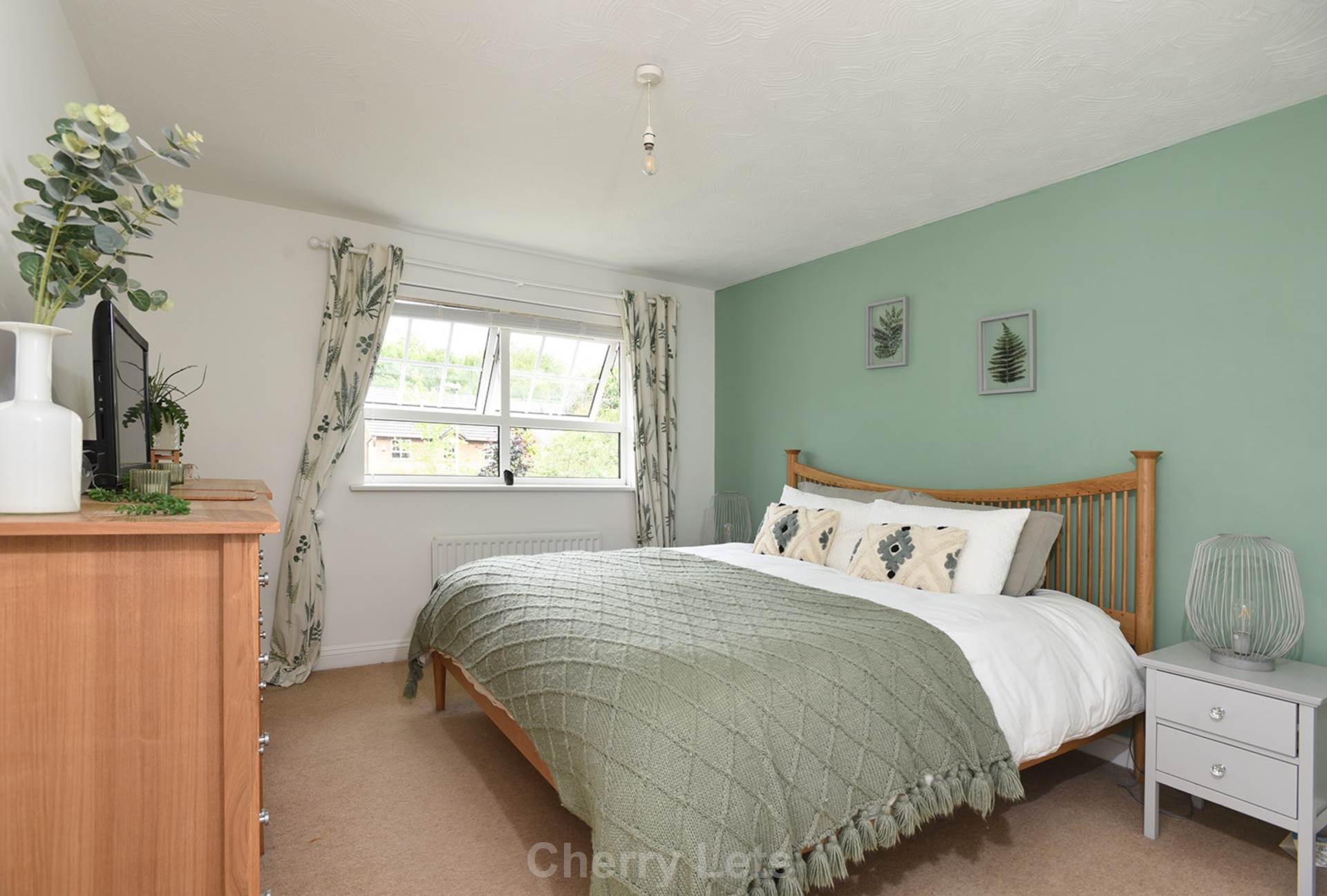 4 bed detached house to rent in Gaveston Gardens, Deddington, OX15 8