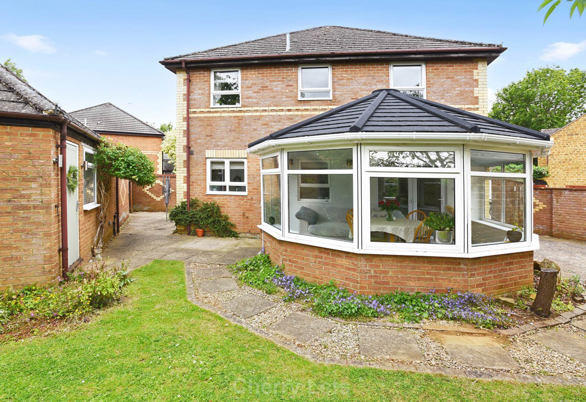 4 bed detached house to rent in Gaveston Gardens, Deddington, OX15 15