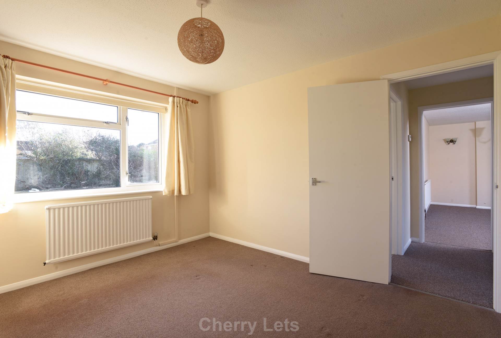 2 bed semi-detached bungalow to rent in Cedar Close, Banbury, OX16 6