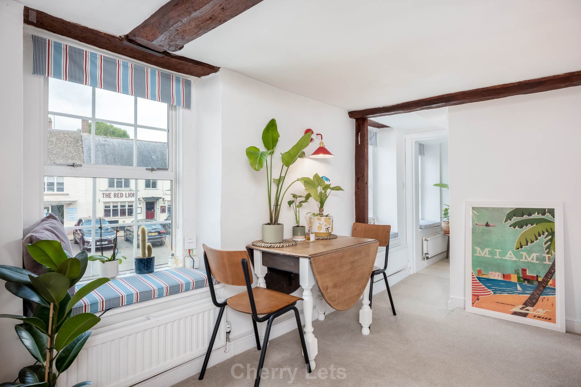 1 bed flat to rent in Market Place, Deddington, OX15 - Property Image 1