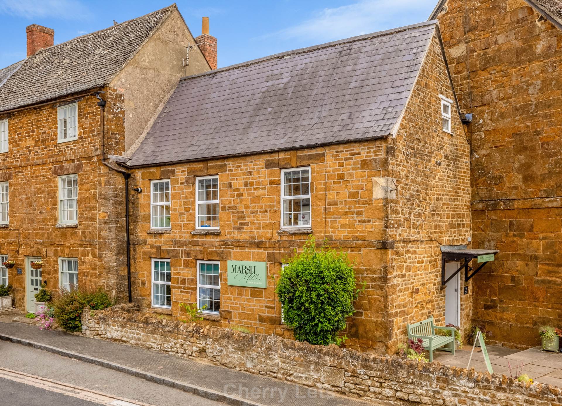 1 bed flat to rent in Market Place, Deddington, OX15 1