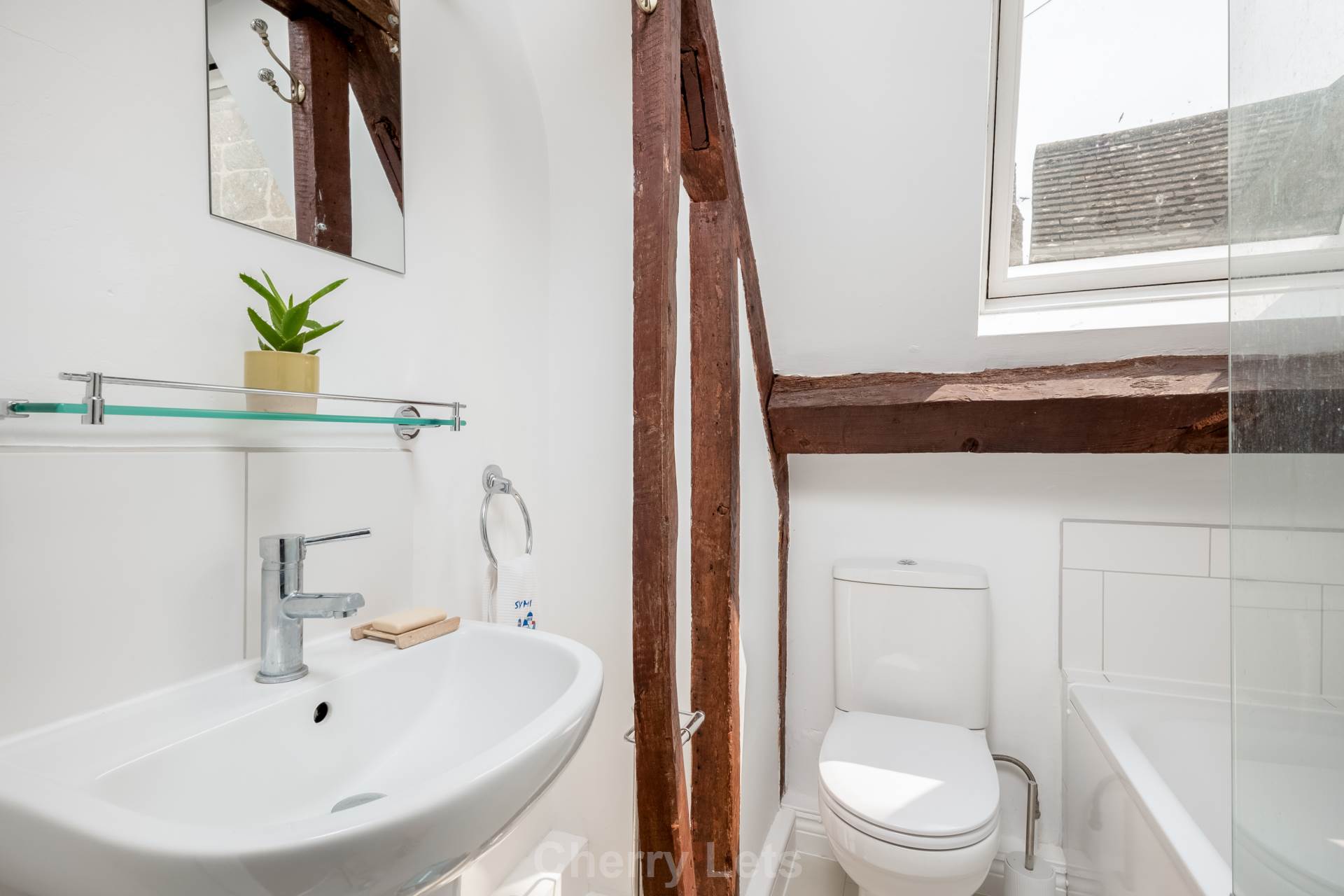 1 bed flat to rent in Market Place, Deddington, OX15 8