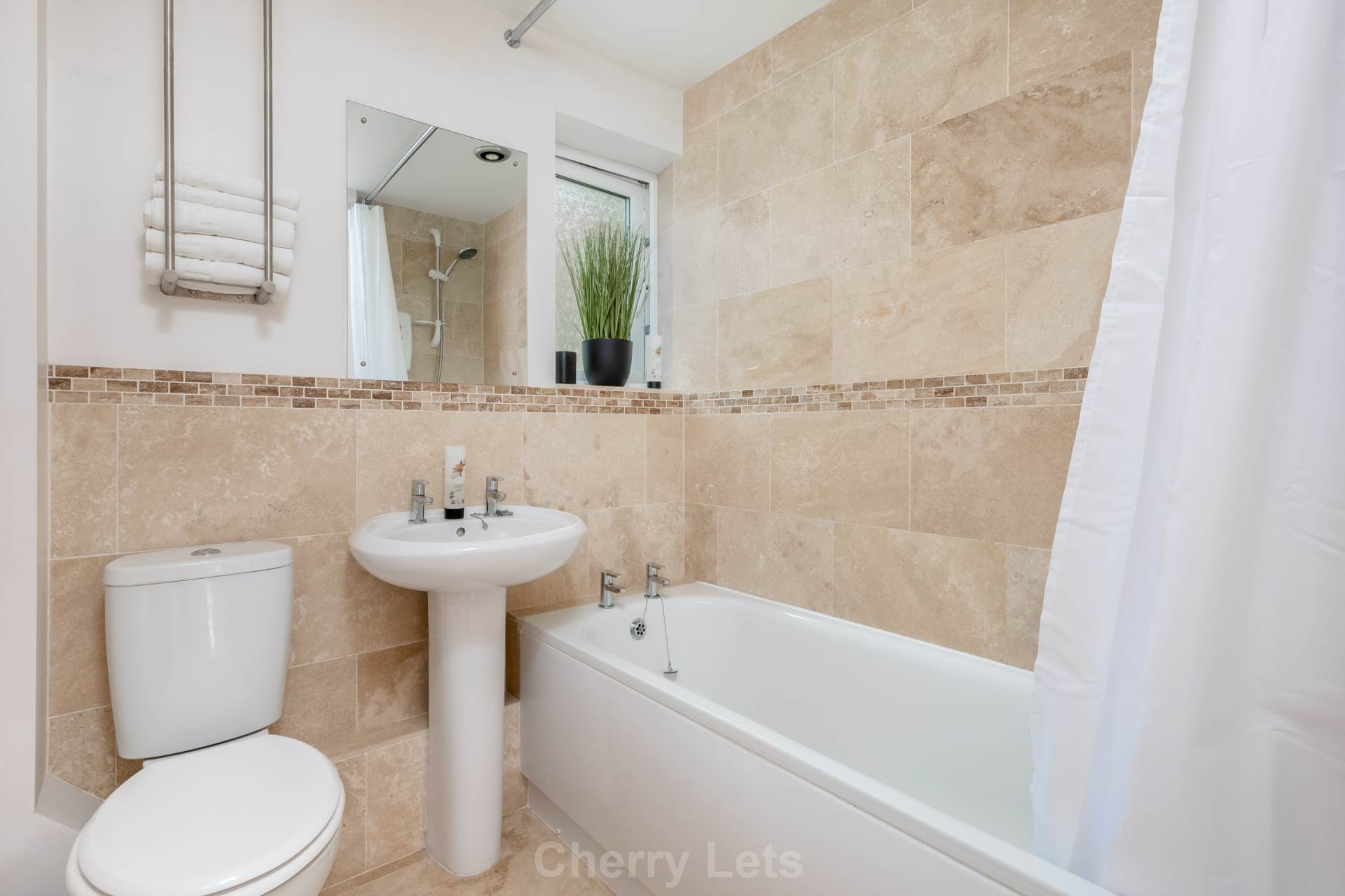 2 bed semi-detached bungalow to rent in Barford St Michael, OX16 5