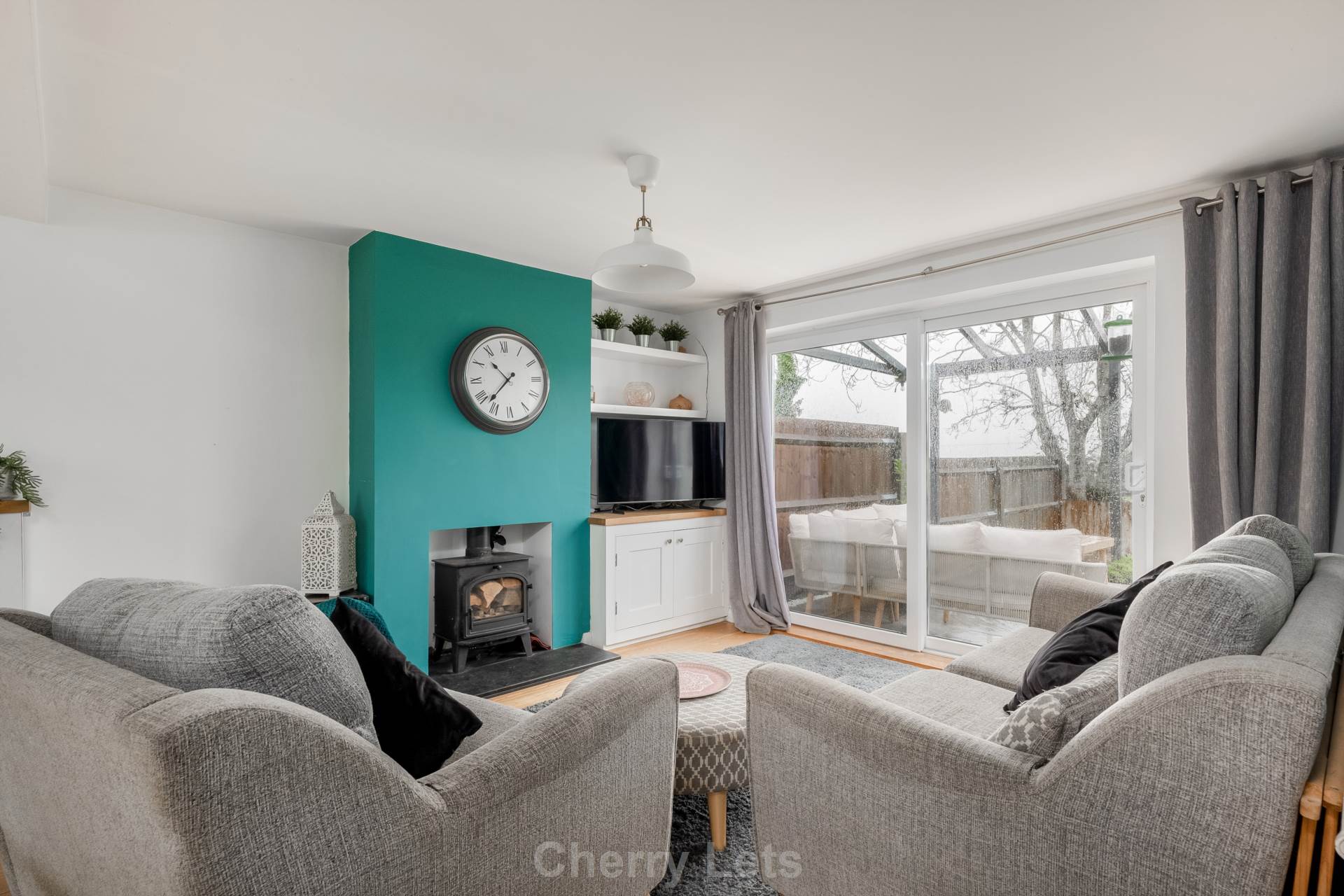 3 bed terraced house to rent in Farnborough, OX17 3