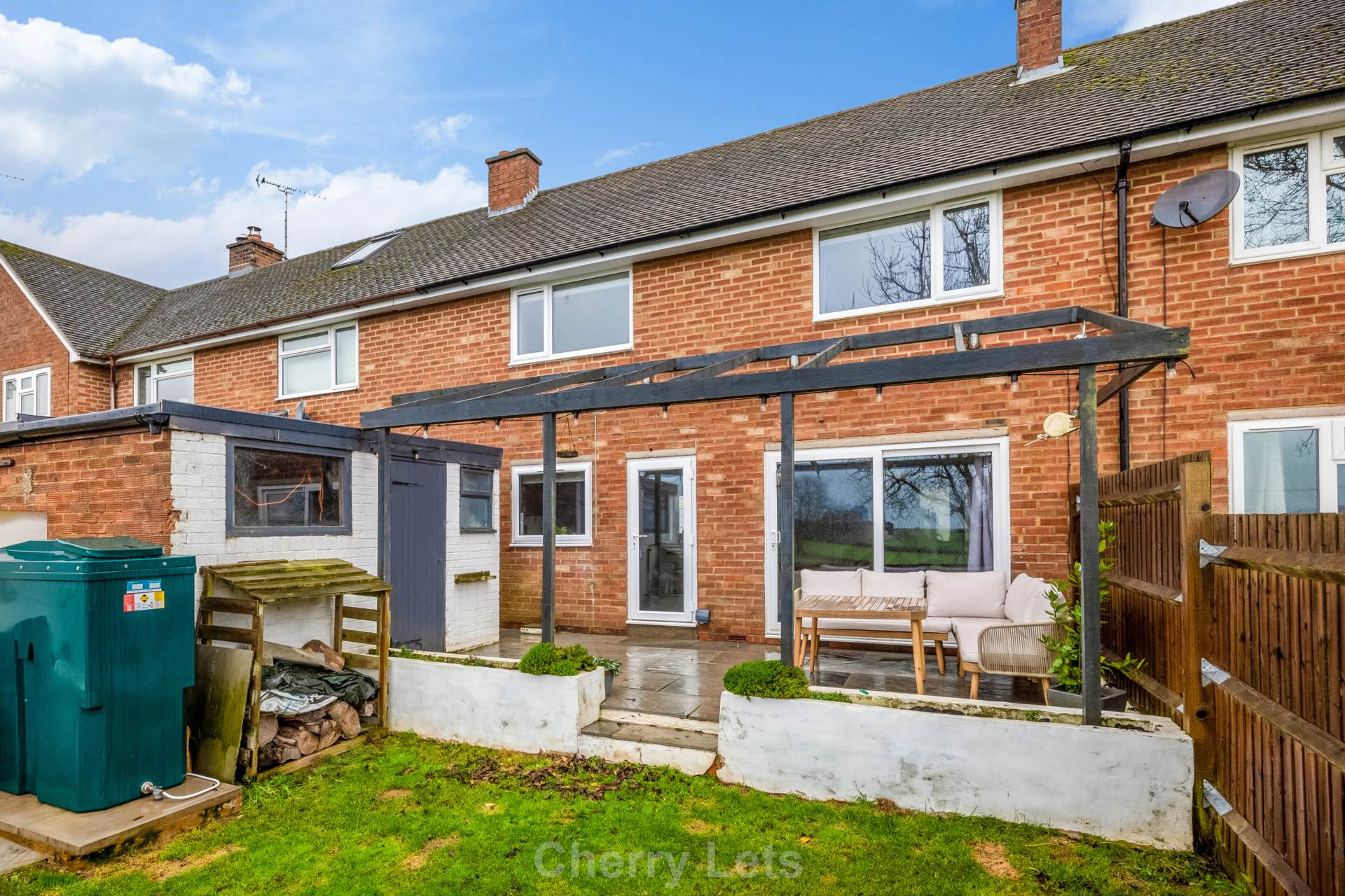 3 bed terraced house to rent in Farnborough, OX17 12