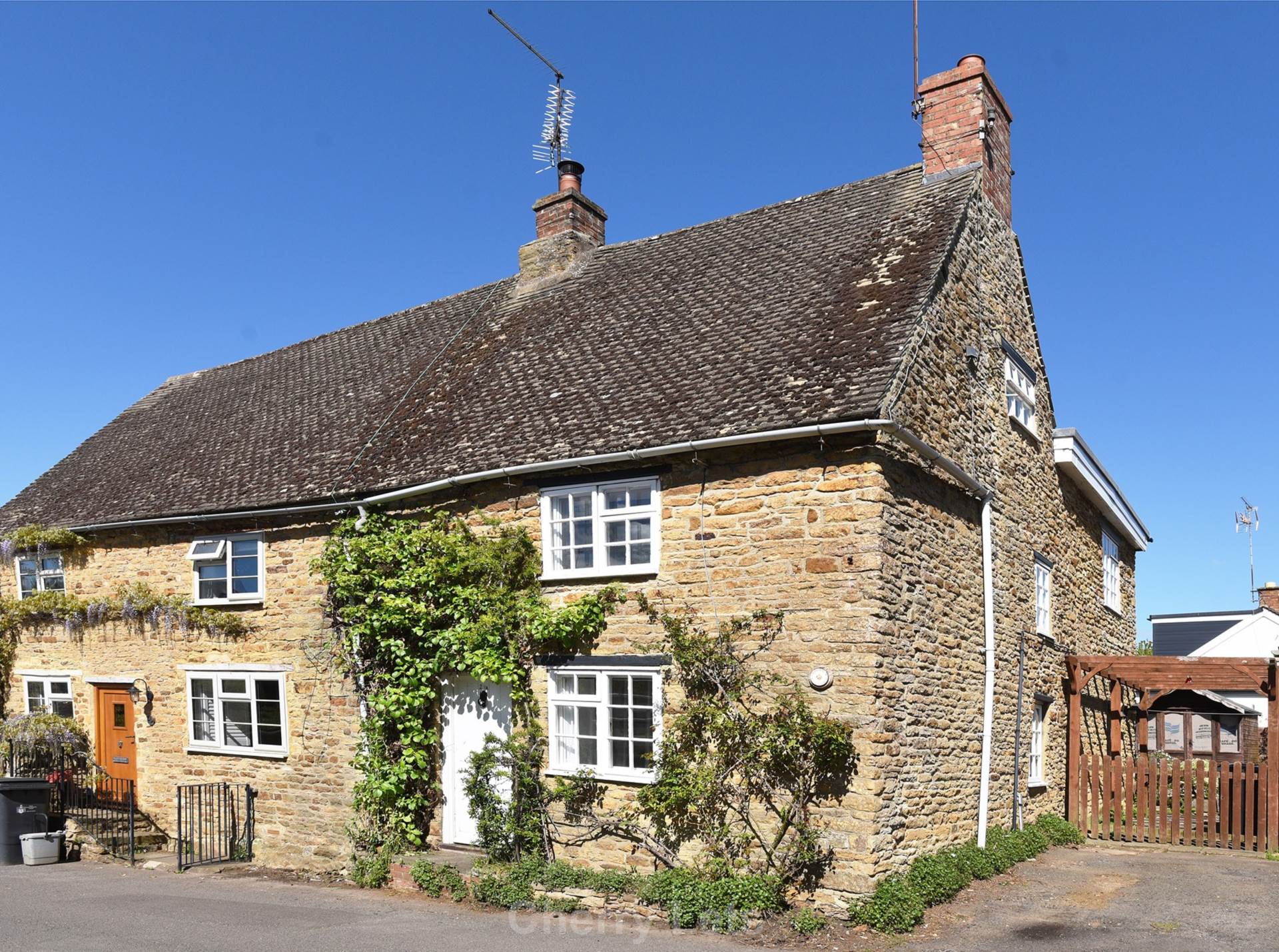 3 bed cottage to rent in Richmond St, Kings Sutton, OX17 0